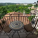 Historic In The Heart Of The Veliko Tărnovo